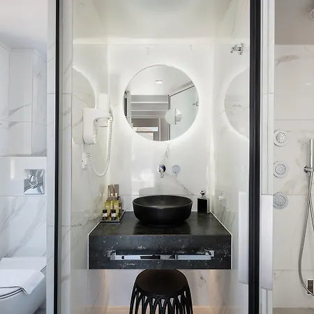 מלון Elia Erato 3*