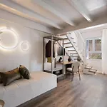 Elia Erato 3*