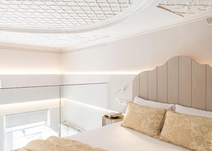 Elia Erato 干尼亞