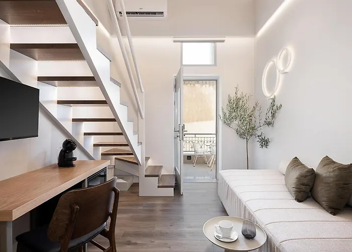 Elia Erato Готель