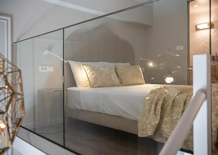 Elia Erato Готель