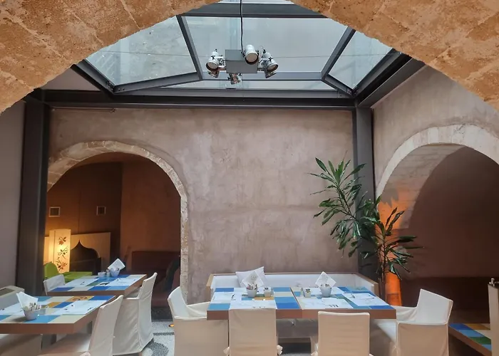 Elia Erato 干尼亞