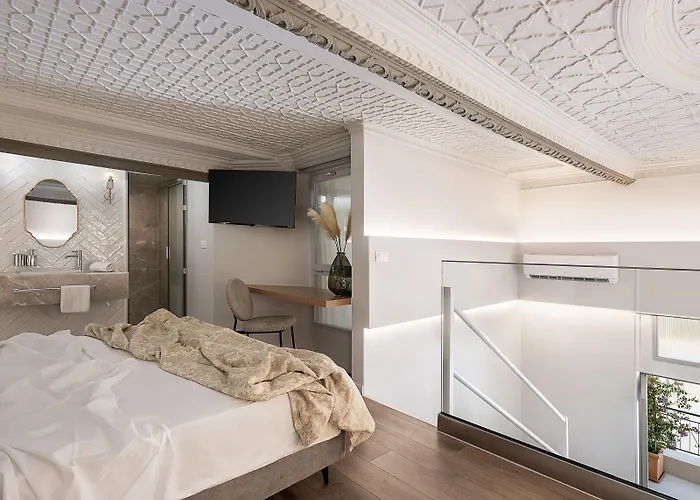 Elia Erato 干尼亞